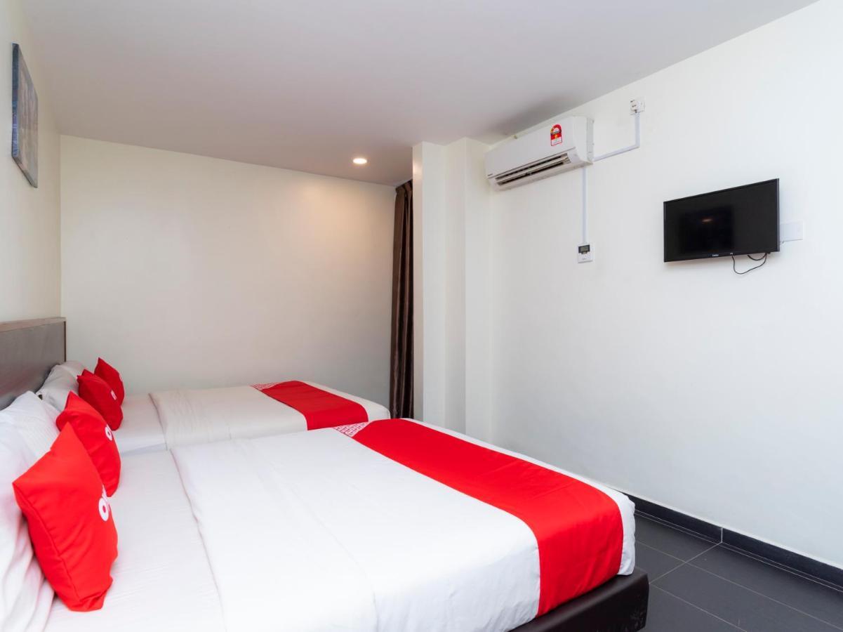 Oyo 44095 Bluewater Hotel Мерсинг Экстерьер фото