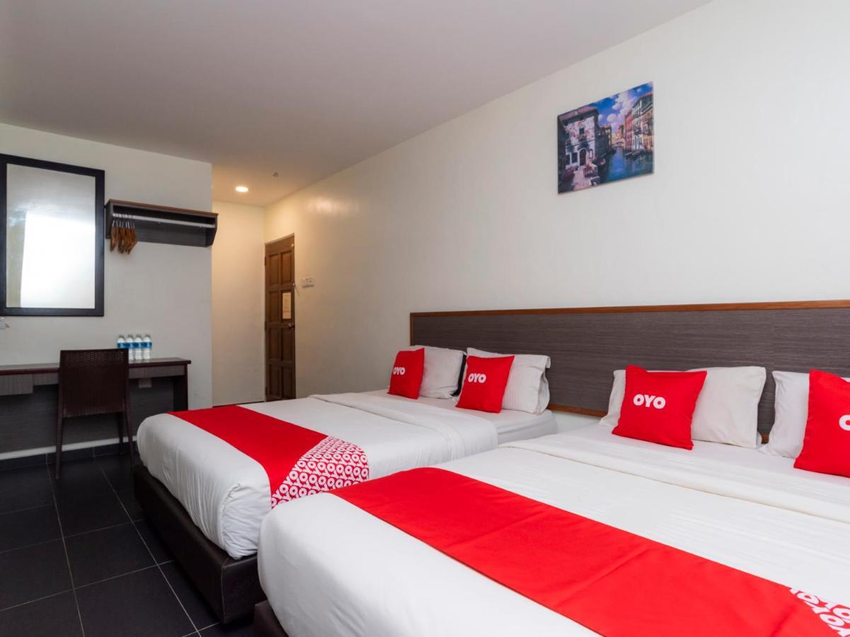 Oyo 44095 Bluewater Hotel Мерсинг Экстерьер фото